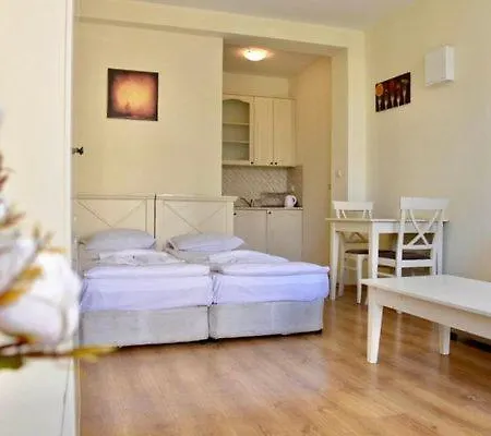 Cozy Studio Flores דירה סאני ביץ'